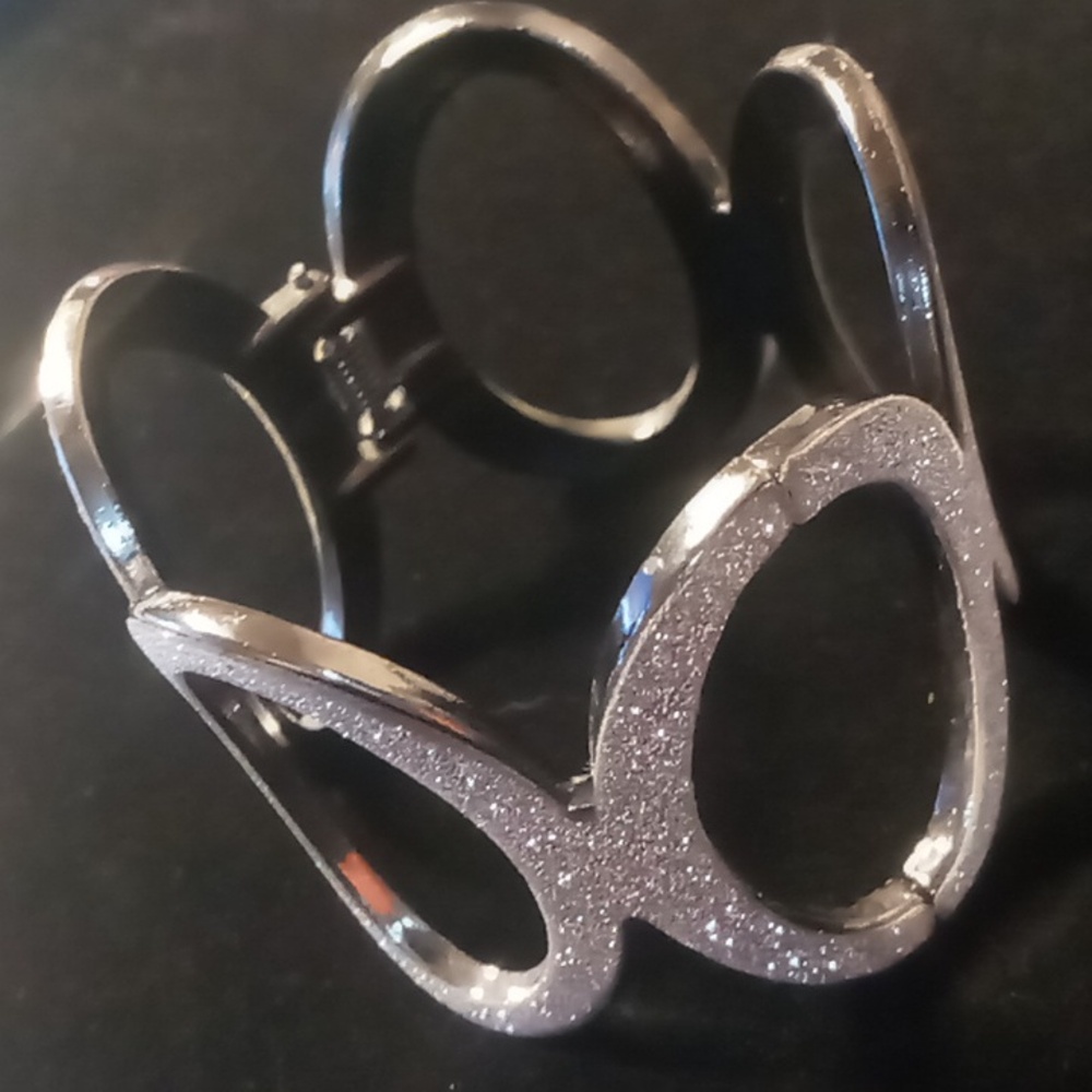 Premier design Etched silver ovals spring hinged cuff bracelet blackened inside